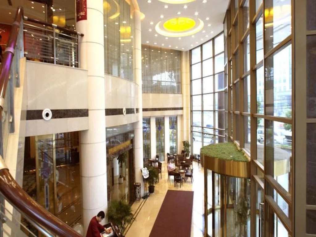 Yashidu Suites Hotel