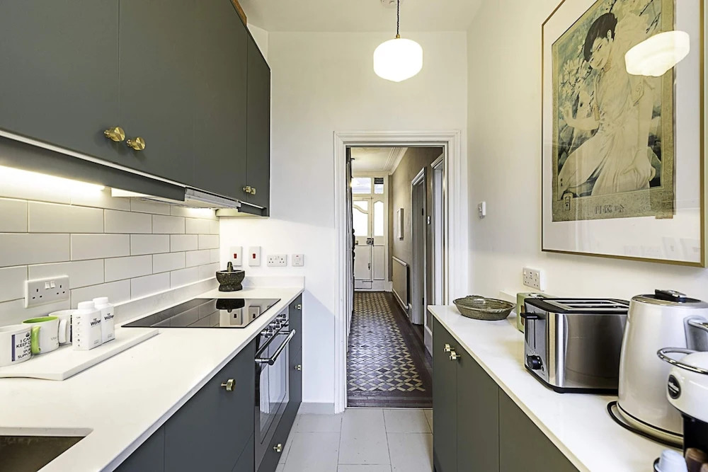 Beautiful Three Bed Abode Near Dollis Hill