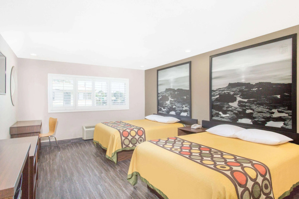 Super 8 by Wyndham National City Chula Vista