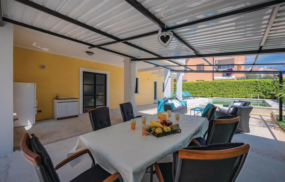 Stunning Apartment in Rovinj With Wifi and Outdoor Swimming Pool