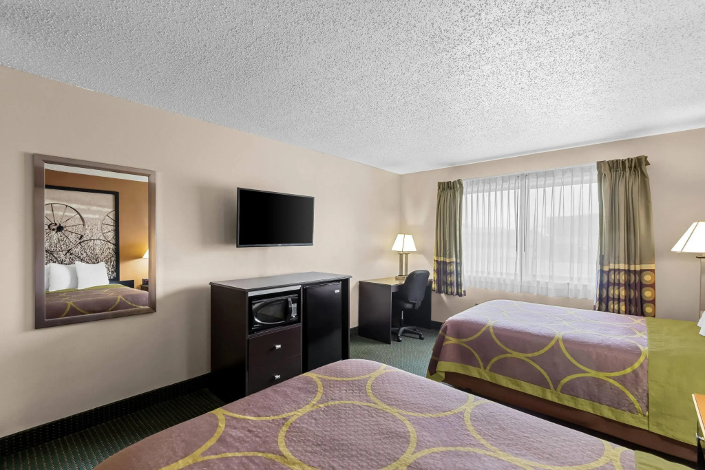 Super 8 by Wyndham Jefferson