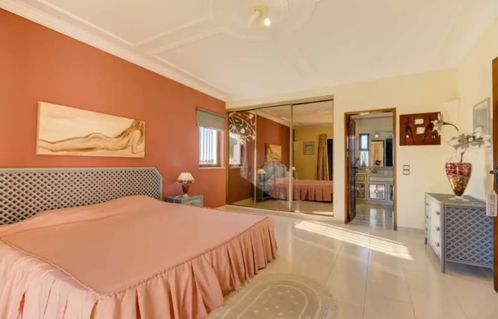 Villa - 4 Bedrooms with Pool and WiFi - 105890