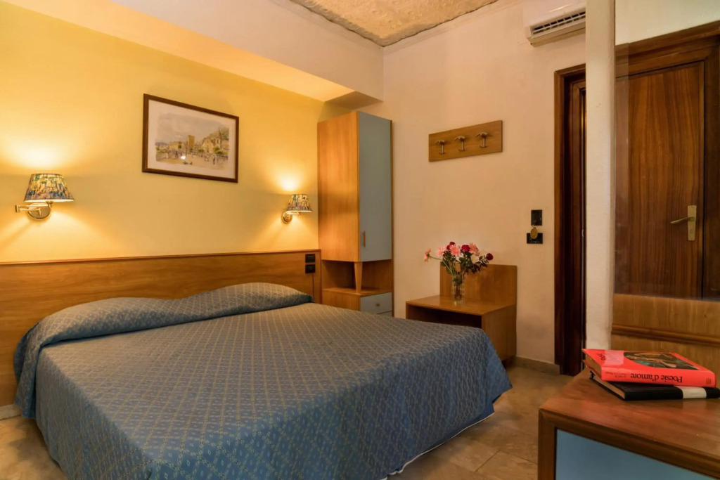Hotel Vello dOro