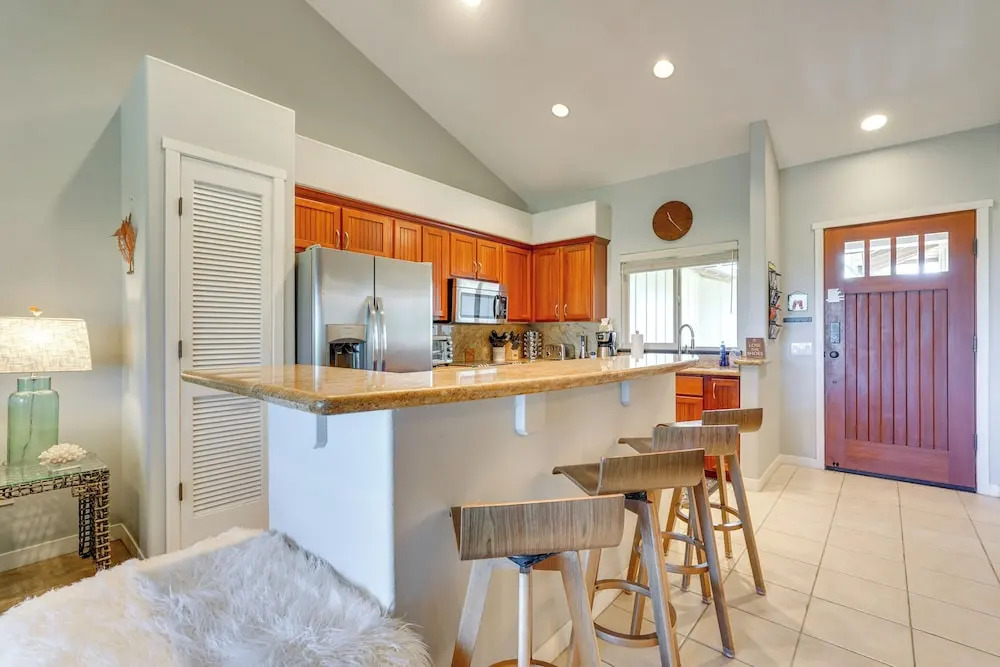 Luxe Maunalani Resort Condo w/ Pool + Beach Access