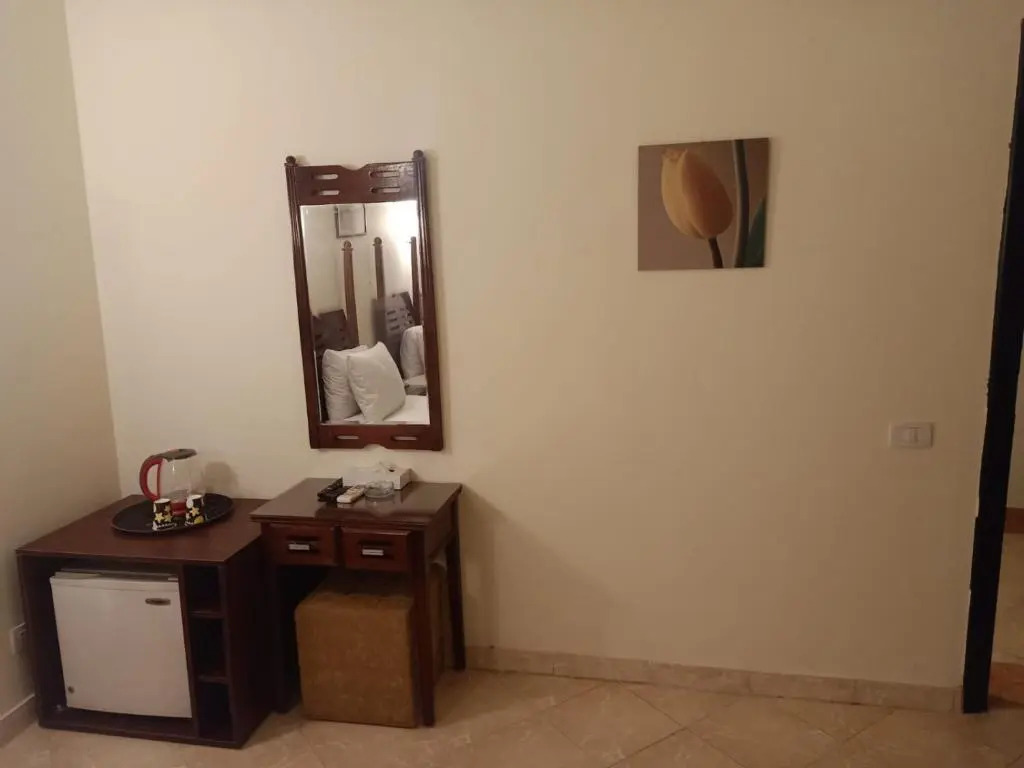Golden Carven Hotel