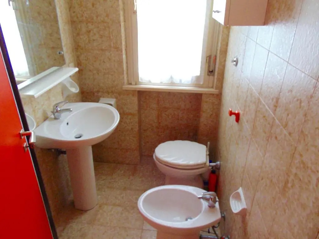 M245 - Marcelli, trilocale con terrazzo e a/c