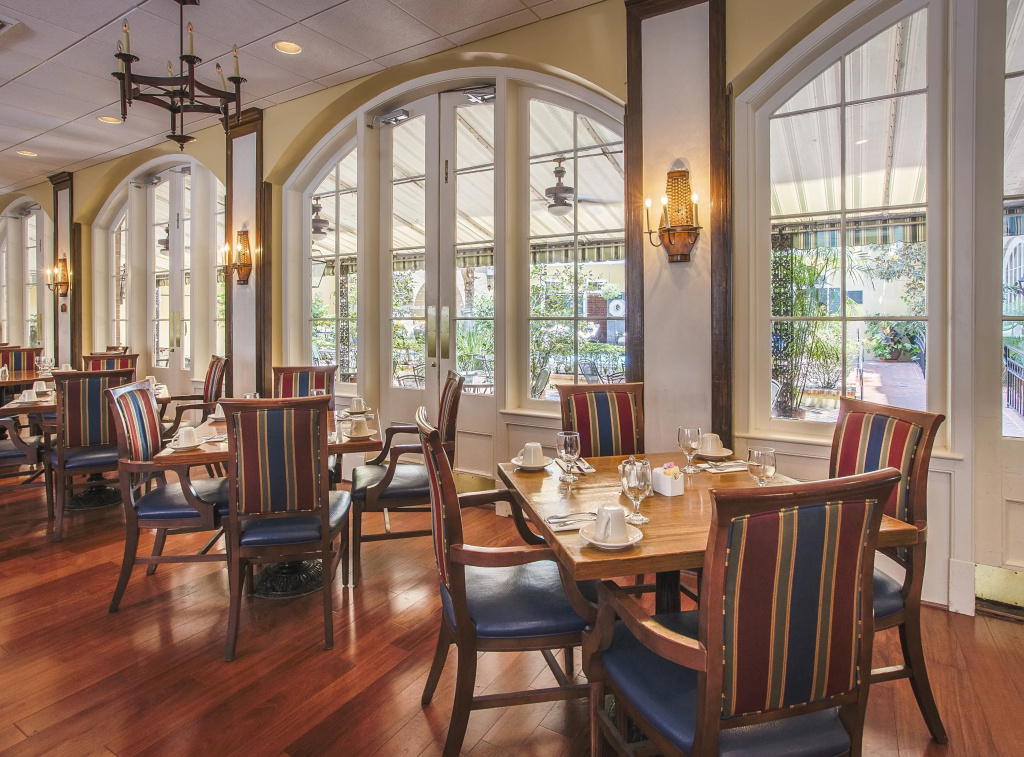 Holiday Inn Hotel French Quarter-Chateau Lemoyne by IHG