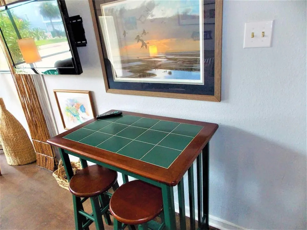 Seamist - 1 Br Condo