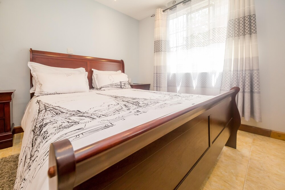 Spacious 2bdr Home-5mins TO Wilson Airport
