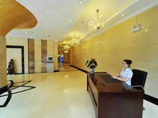 Chuxiong Xinlu Cloud Hotel