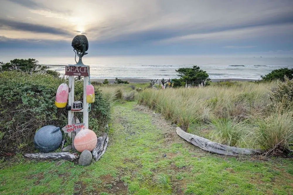 Oceanfront Home in Port Orford: The Lighthouse