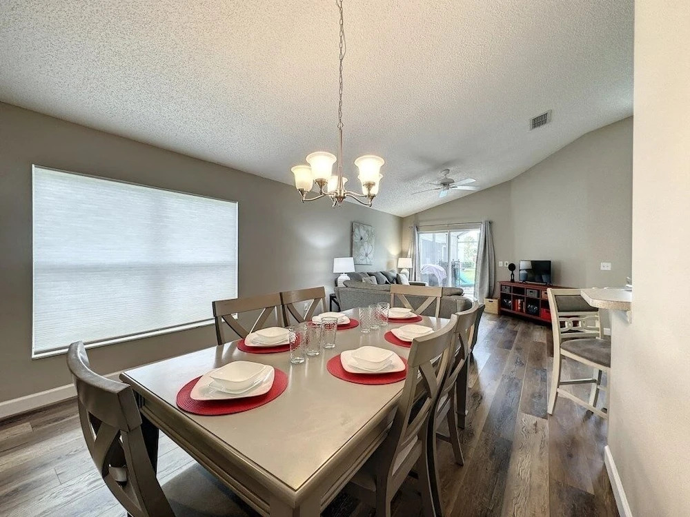 4 Bed 3 Bath In A Gated Community With Pool 4 Bedroom Villa by RedAwning