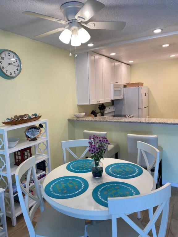 Madeira Beach 2 Bedroom, 1 Bath 230