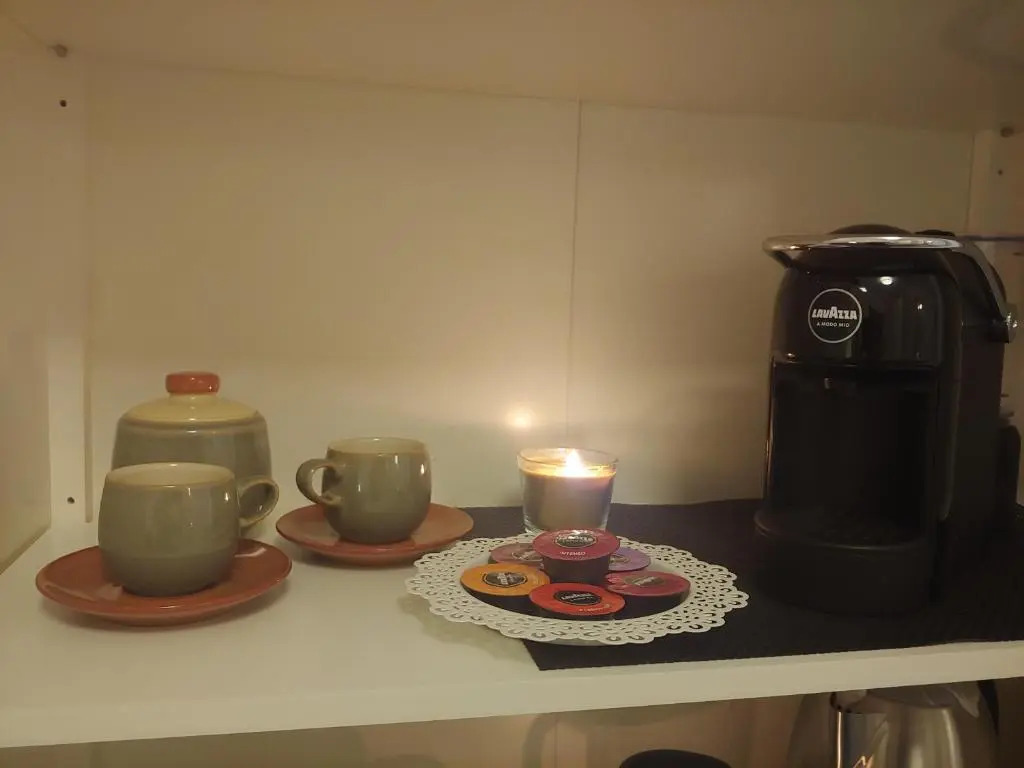 TINY ROOM