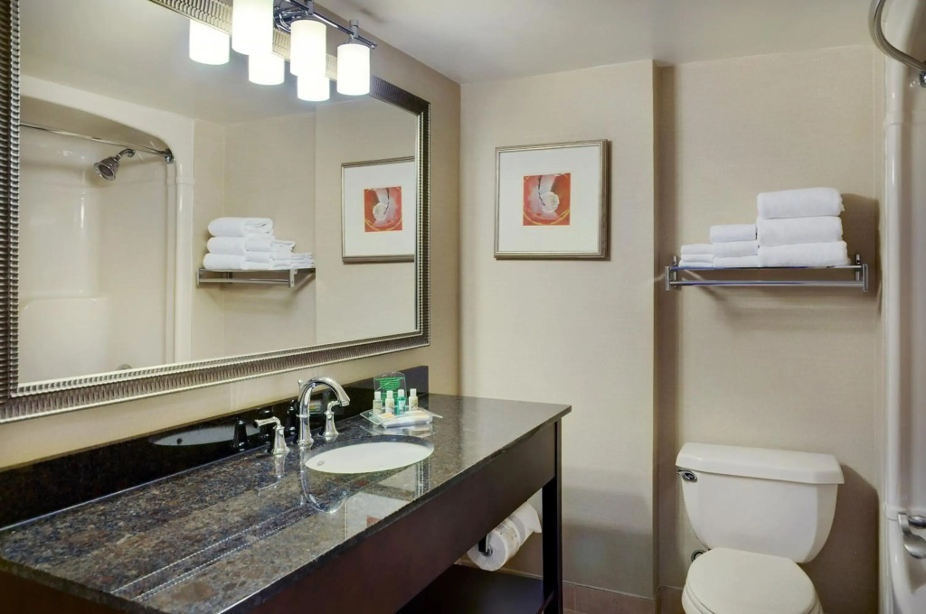 Allure Hotel & Conference Center