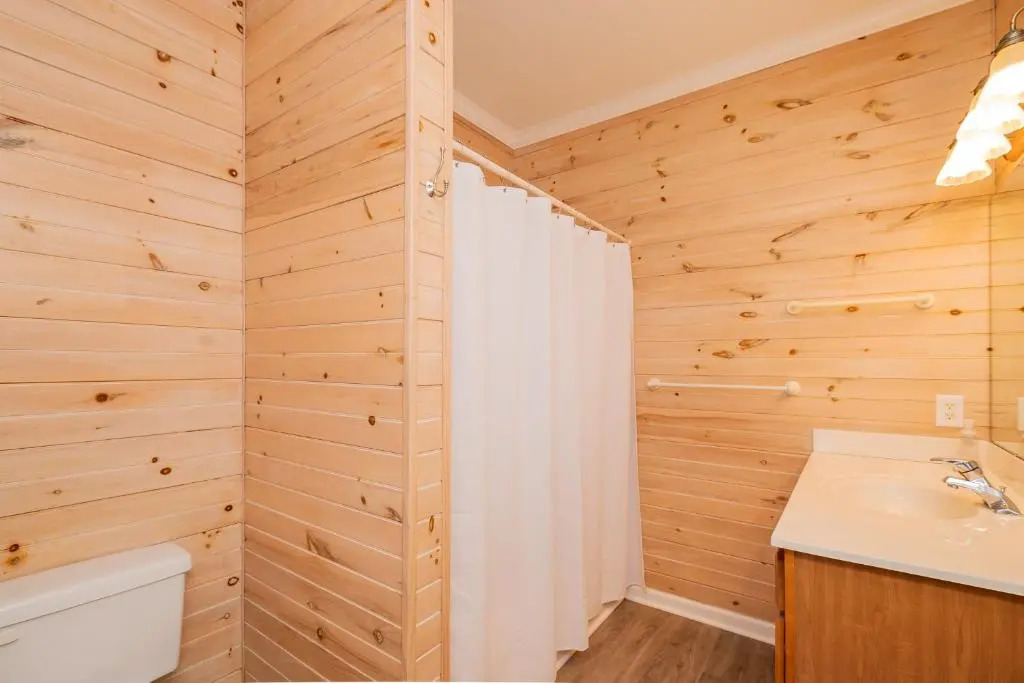 Casa Bianca by Oak Island Accommodations