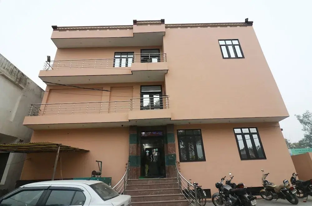 Hotel Taj Heaven By OYO Rooms
