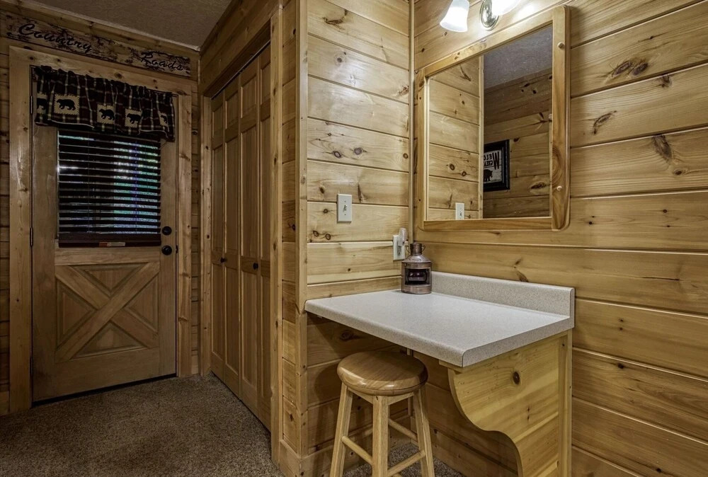 ER306- A Smoky Mountain Dream- Great location- Close to town cabin