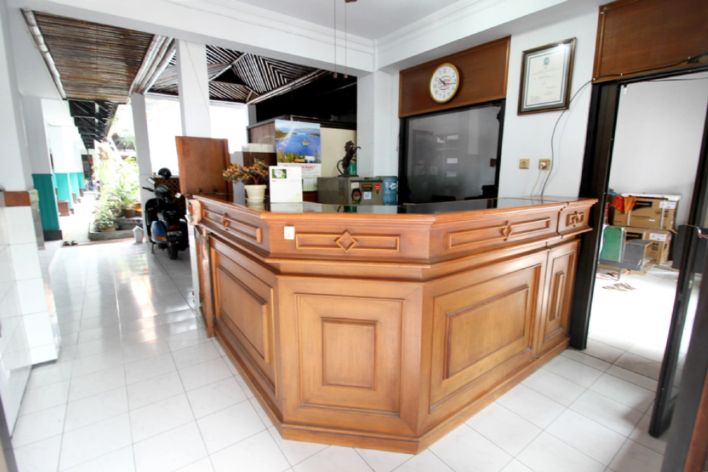 RedDoorz Plus near Alun Alun Selatan
