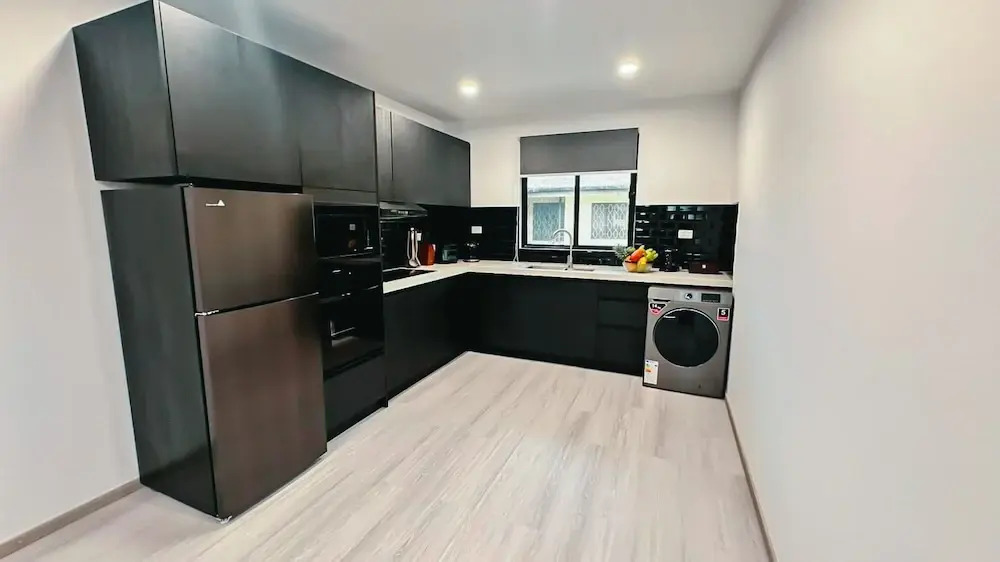 Hibiscus Suites And Residences