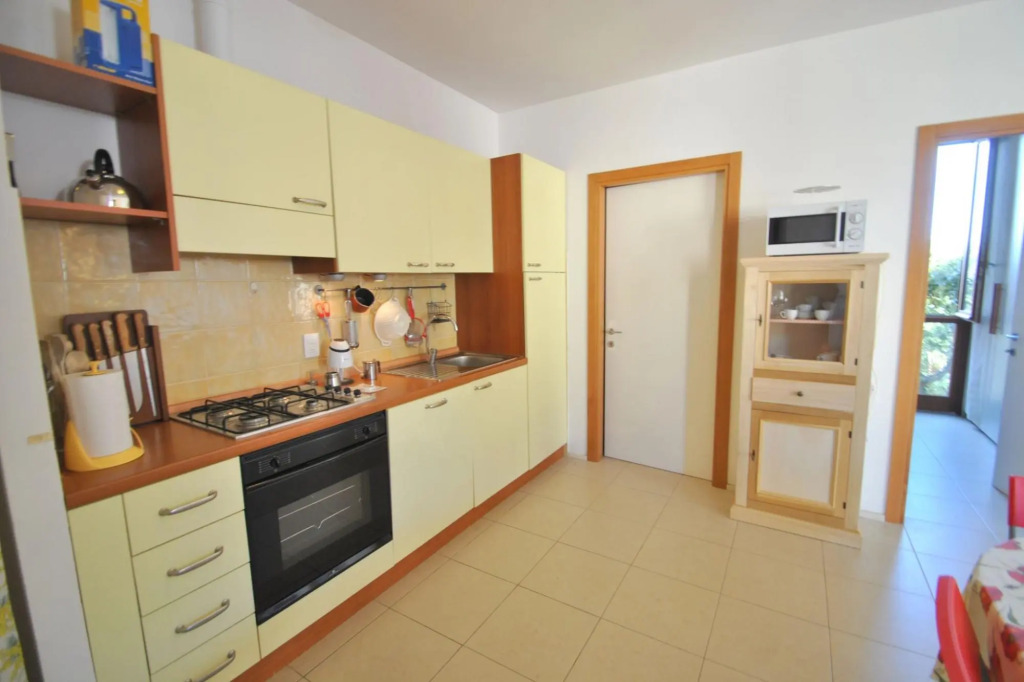 In villa on the sea, apartment on the 1st floorwith private garden. 6 beds. Reserved parking.-Villa L'Angolino - p. 1