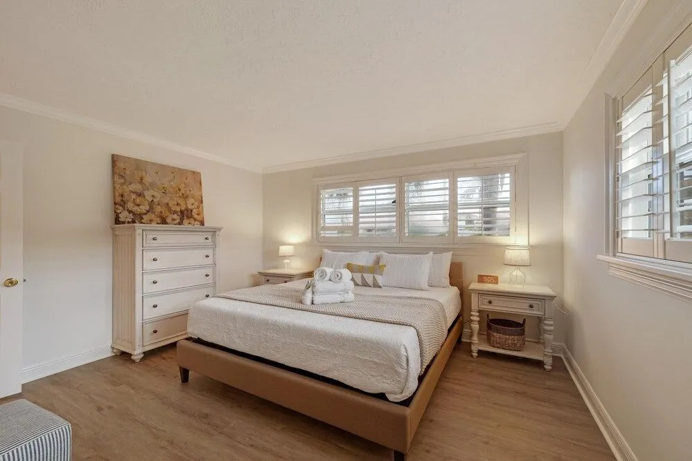 22 salt water pool home with king beds