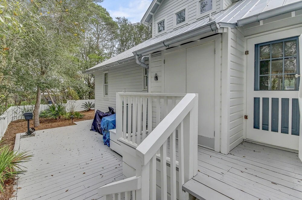 Seaside Cottage "sea Shack" Adorable Tupelo Street, Sleeps 4 1 Bedroom Home by RedAwning