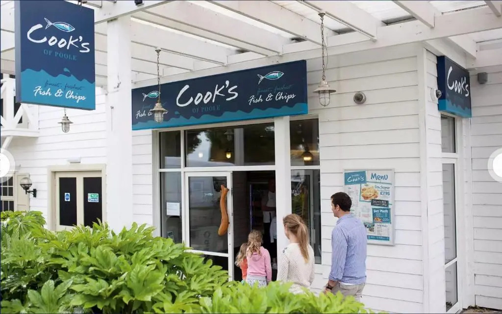 Family Seaside Retreat Private Stay at 5-Star Rockley Holiday Park Poole