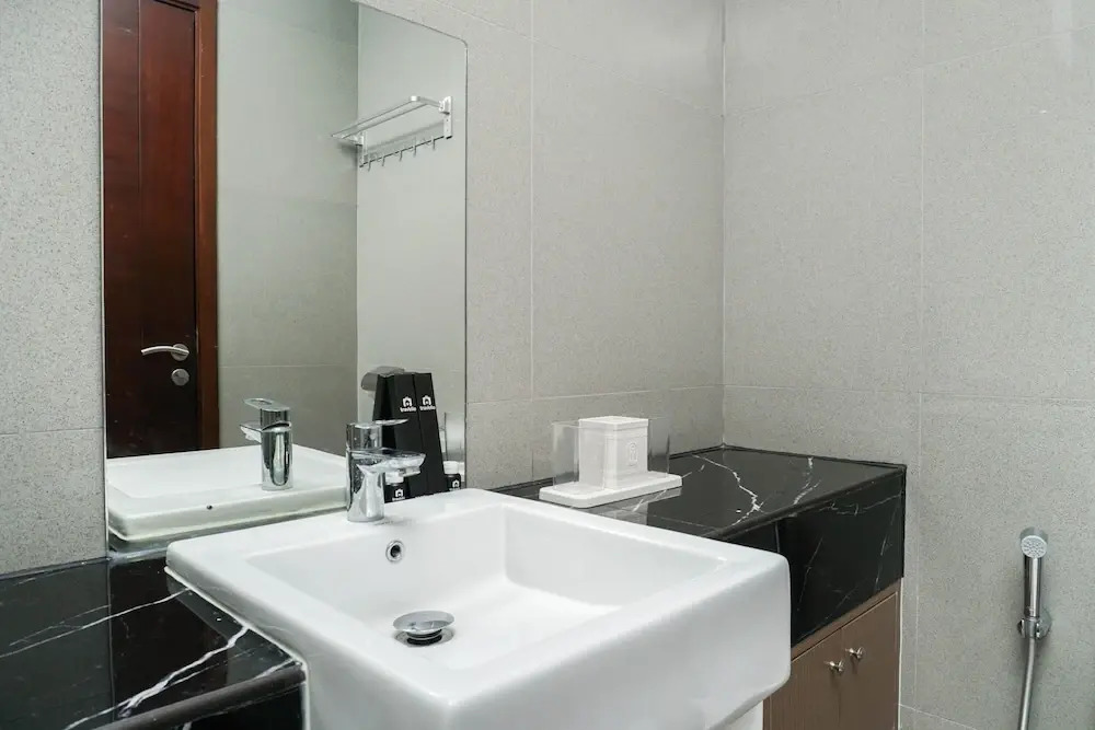 New Furnished Studio West Vista Apartment near Puri Indah