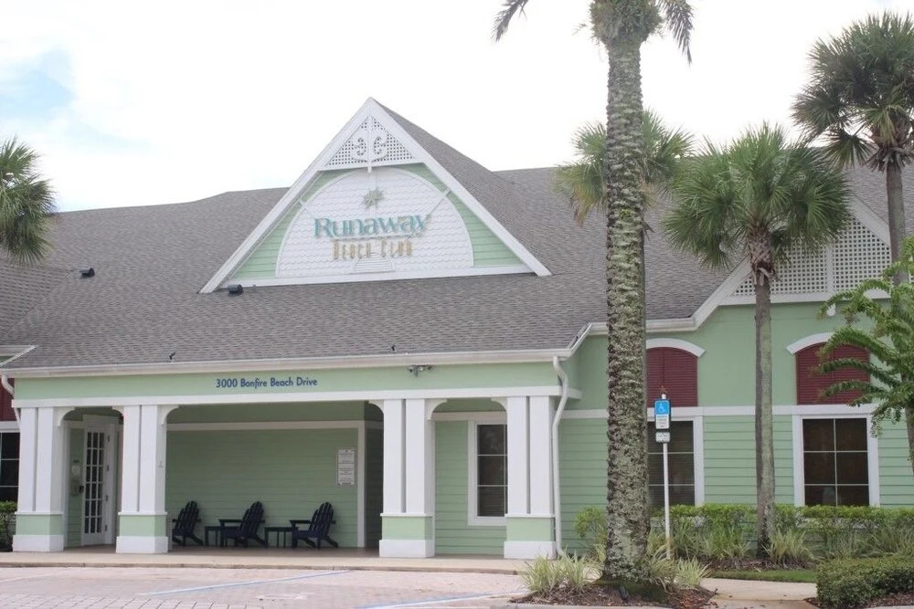 Runaway Beach Club 9103 - Three Bedroom Condo