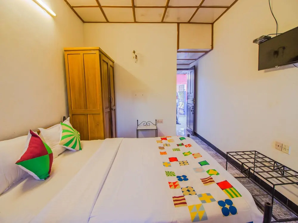 OYO 12902 Home Colourful Studio Home Candolim