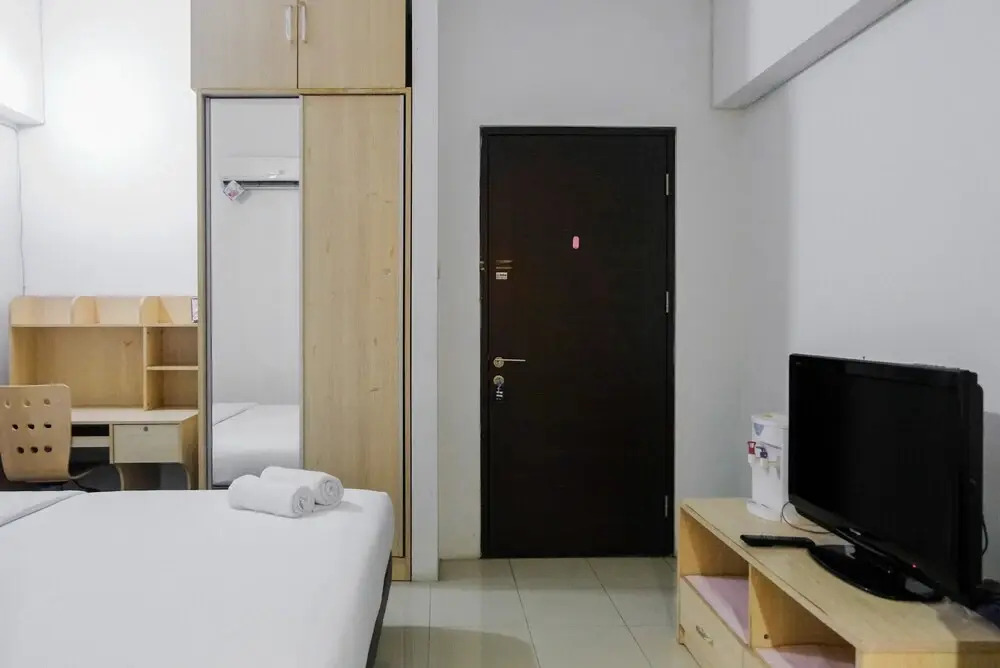 Stylish and Convenient Studio The Habitat Apartment