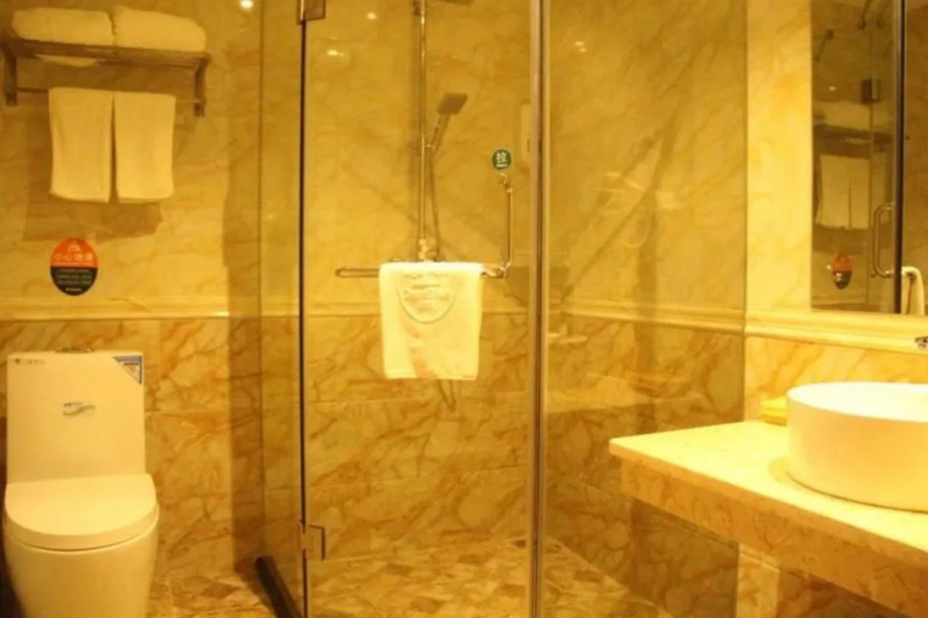 GreenTree Inn Guangzhou Chimelong Paradise Yuangang Metro Station Hotel