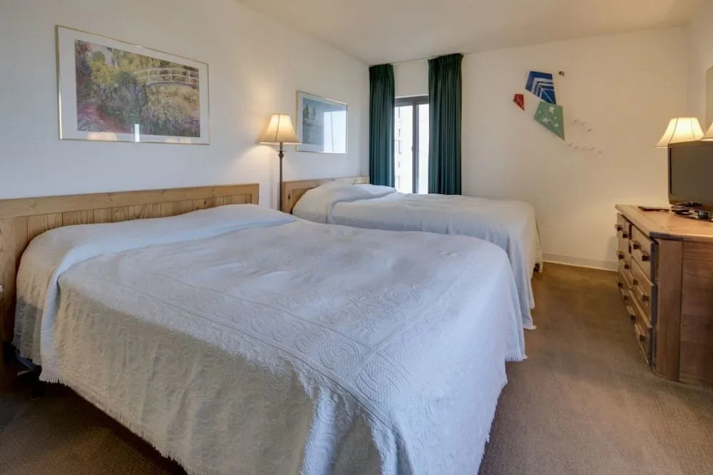 Rainbow 709 - 1 Br Condo