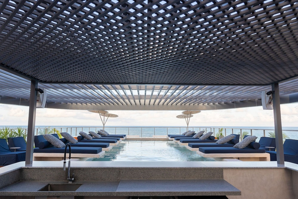 Setai Aquamaris #120 - Seafront by Carpediem