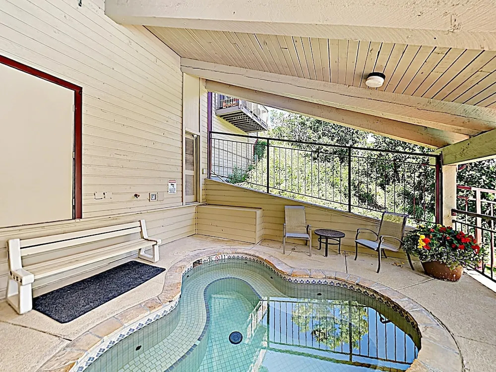 55 Upper Woodbridge - 3 Br Condo