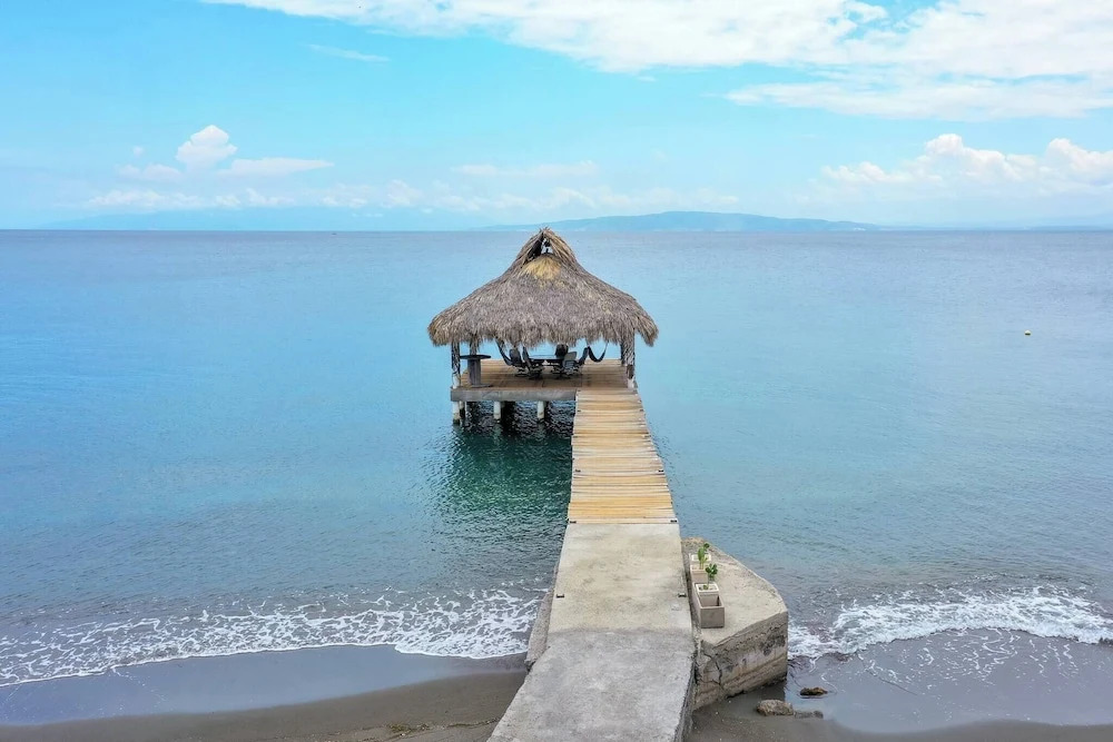 Bayshore 76 Beachfront Villa Palmar de ocoa