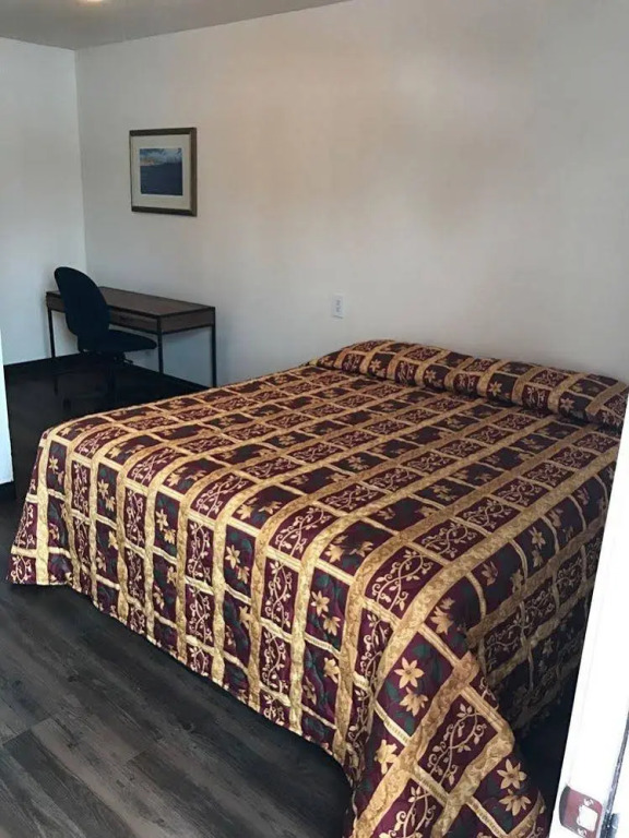 Mt. Bachelor Motel