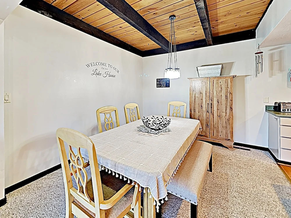 New Listing! Mountain-View Townhome w/ Hot Tub townhouse