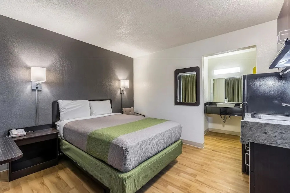 Studio 6-Pekin, IL
