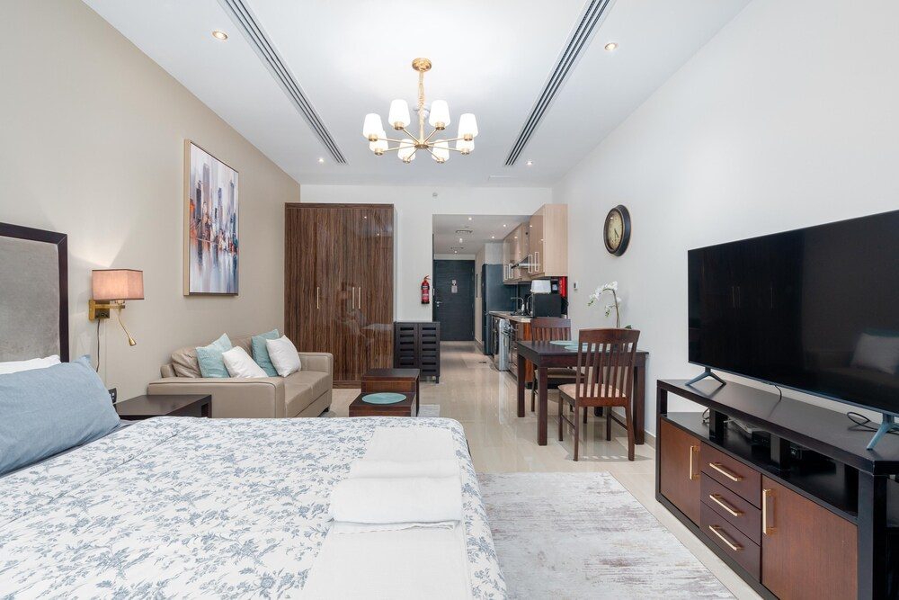 SuperHost - Vibrant Studio With Canal View Near Dubai Mall