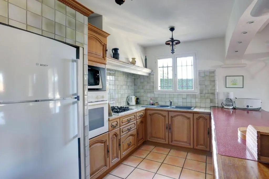 villa de charme, 8 pers, climatisée, piscine chauffée, calme garanti
