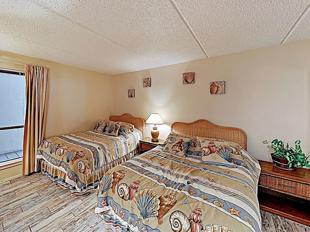 New Listing! All-suite Hideaway W/ Gulf Views 2 Bedroom Condo
