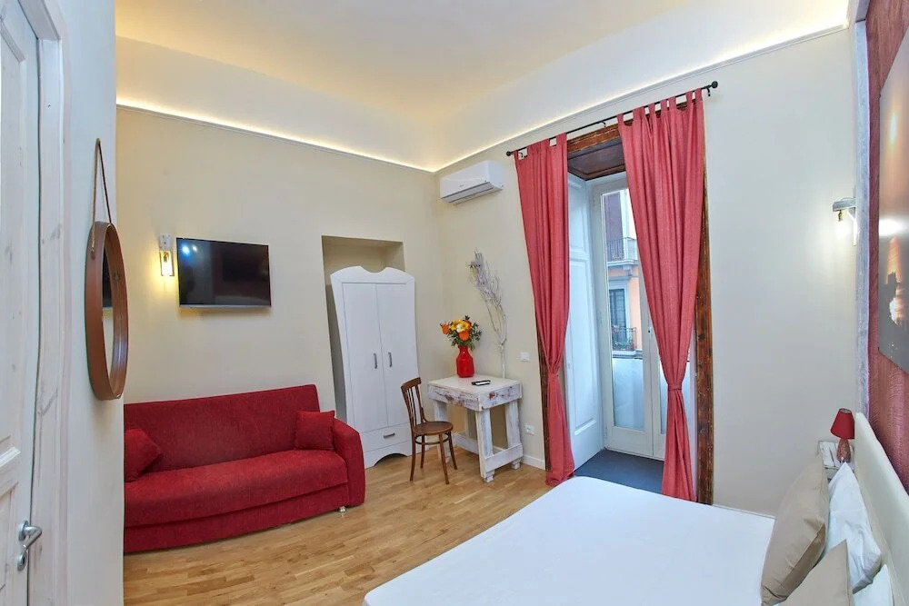 Corso 211 Beds & Suites