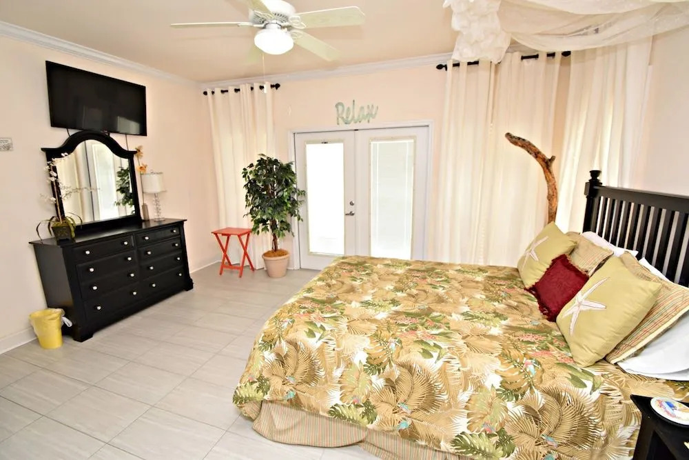 Spinnaker Pointe 1B by RedAwning