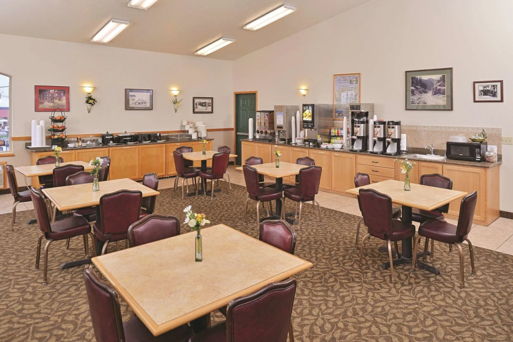 Sandpoint Hotel & Suites Downtown