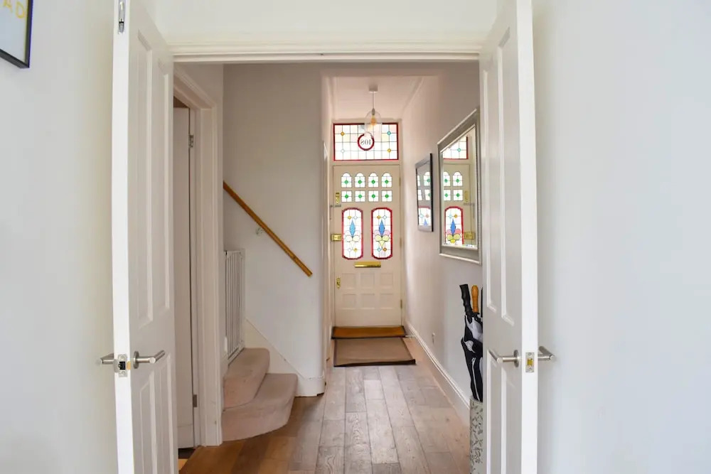 Modern Family Home In Earlsfield