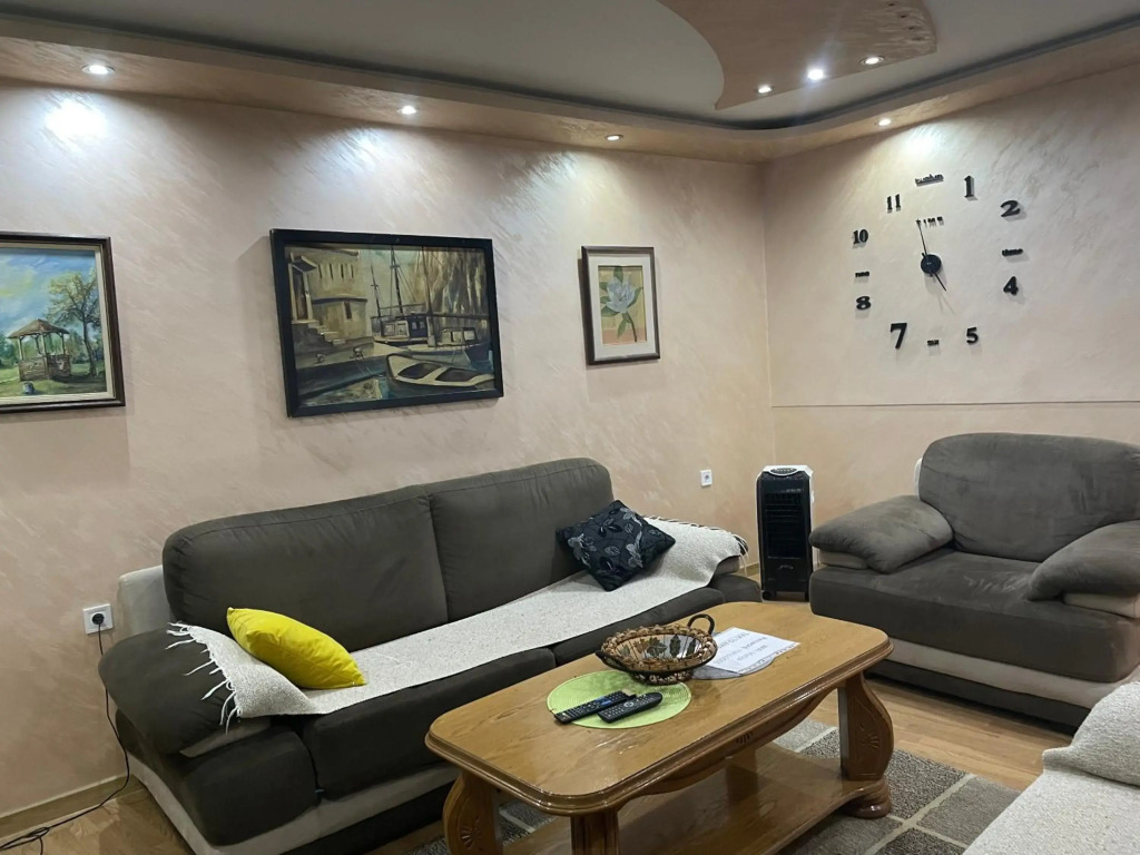 Max Apartments