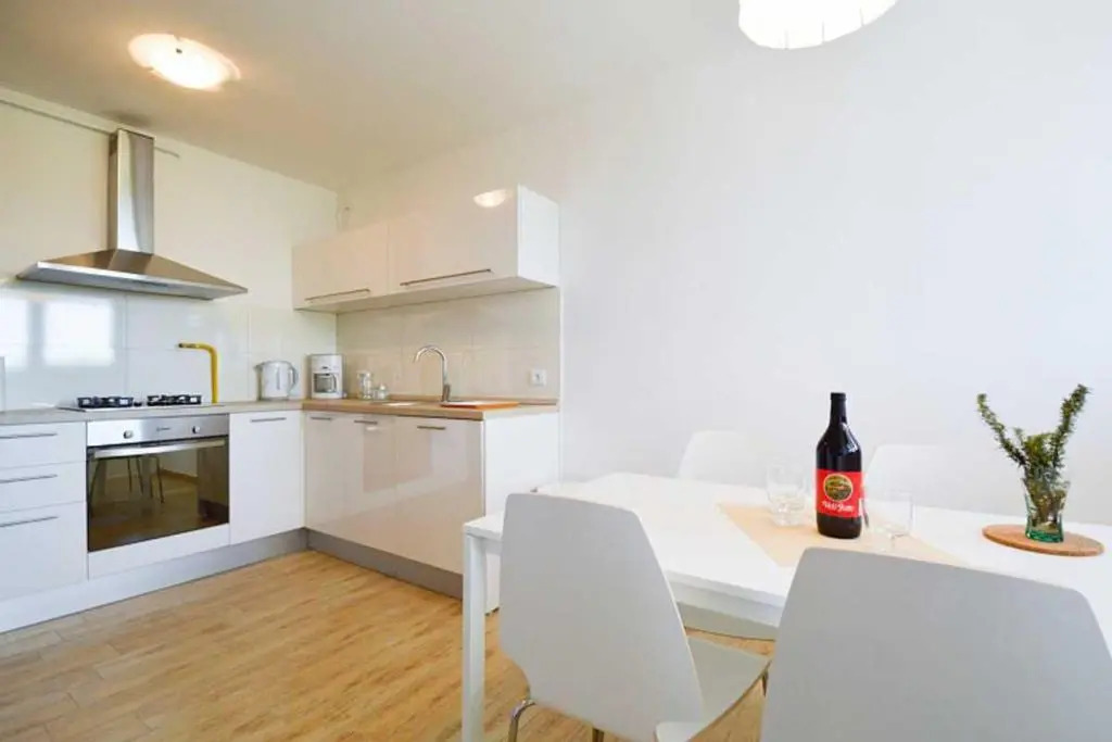 Leut Apartment, 3min beach, 15min center