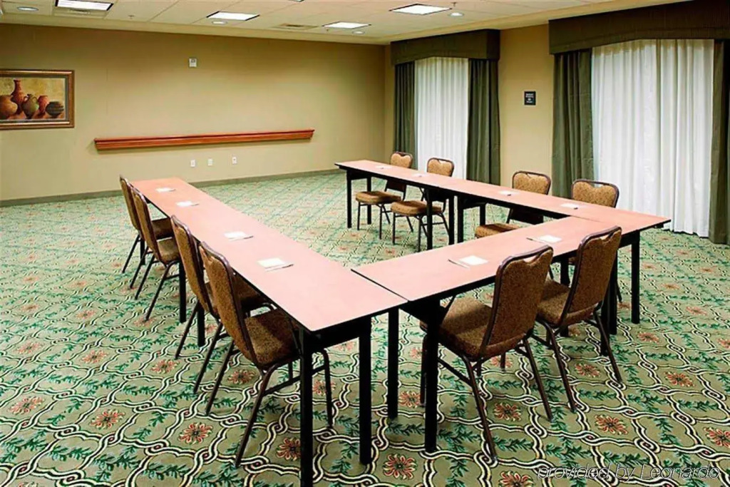 Hampton Inn & Suites Clovis Airport North